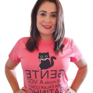 T-Shirt - Gente que muda a voz para falar com o Gatinho